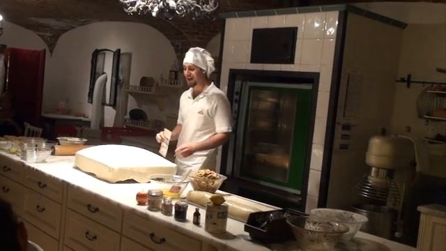 How to Make Apple Strudel from Vienna смотреть онлайн
