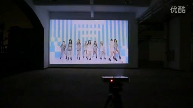 Ultra Thin Coolux X3 Mini Portable 1080P HD Projector смотреть онлайн