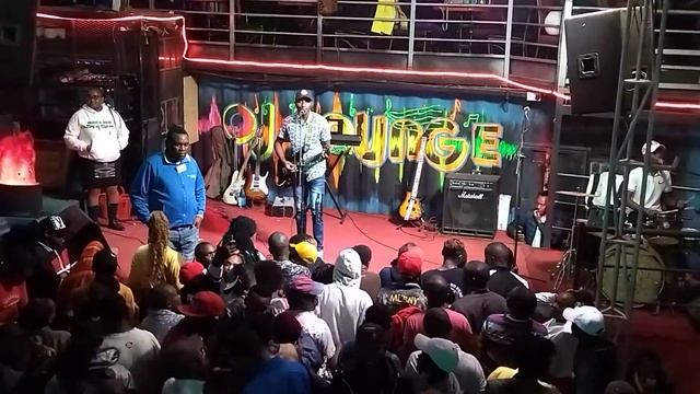Best Of Tonny young Live In Oj Live Performing IOn Sunday Night. смотреть онлайн