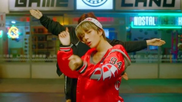 TXT клип песня (Run Away)