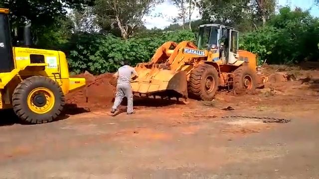 JCB x FIATALLIS 💪🚜 смотреть онлайн