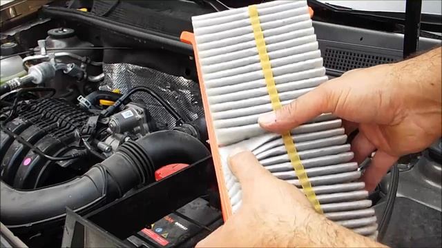 Schimbare filtru de aer Dacia Logan II 1 0 Sce смотреть онлайн