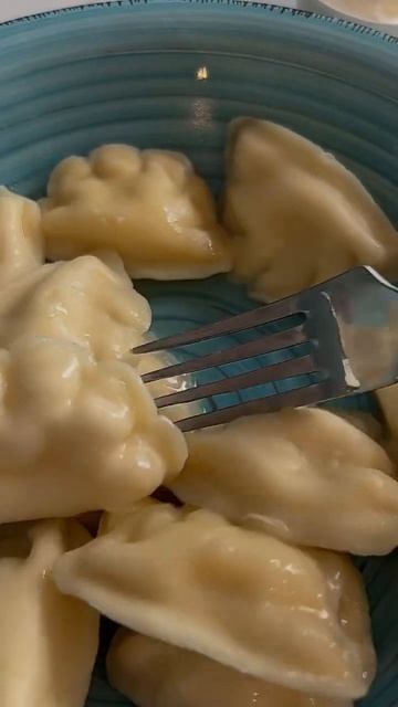 какая ваша любимая начинка вареников?🥟 #вареники #фудблог #foodie #завтрак #foodshorts #фудблог смотреть онлайн