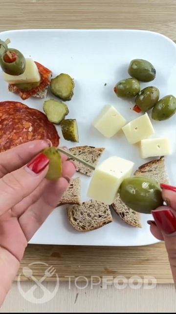 КАНАПЕ на праздничный стол. Очень вкусная закуска! #shorts #канапе #праздник смотреть онлайн