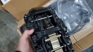 Усиленные тормоза Brembo GT6 с дисками 405мм на GAC GS8.