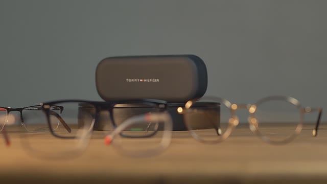Оправы очков Tommy Hilfiger