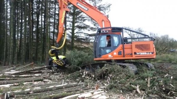 Харвестерная головка на экскаваторе  Doosan DX225