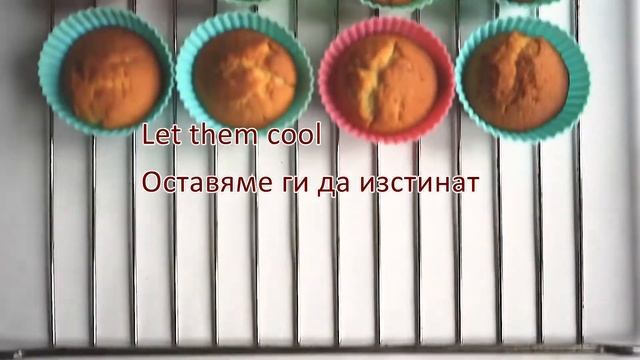 Вкусни, лесни ванилови мъфини с ягоди / Butterfly Strawberry Muffins смотреть онлайн