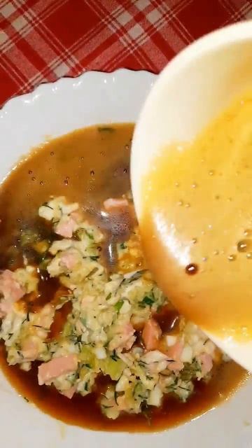 Окрошка на квасе 🍽️/приближаем лето #едимдома #влог #рецепты #еда #мукбанг #русскаякухня #окрошка смотреть онлайн