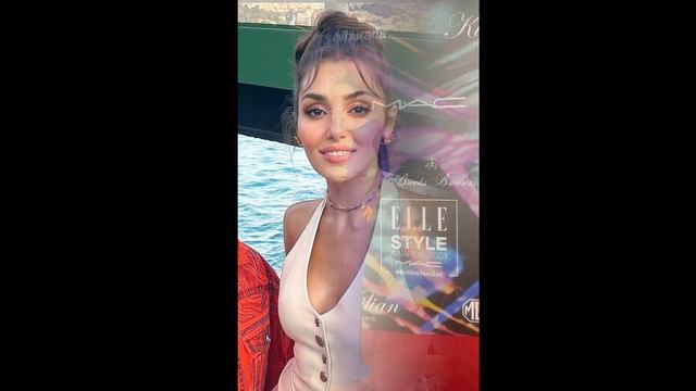 Hande Erçel demostró una vez más que no podía olvidar a Kerem Bursin. смотреть онлайн