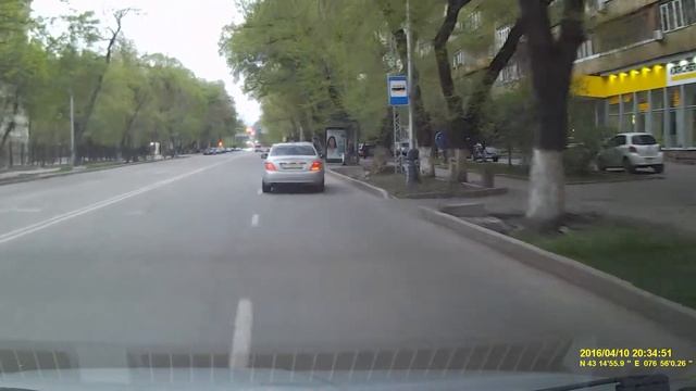 Алматы, 723UMA02, 10.04.2016, двойная сплошная смотреть онлайн