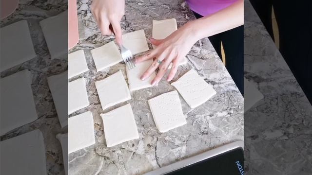 Слойки с грушей и корицей, которые быстро испаряются. Легко готовятся и очень вкусные #слойки смотреть онлайн