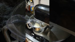 планетарный миксер KENWOOD KM 750 BK домешивает недомешанное тесто за DEXP PM-1510