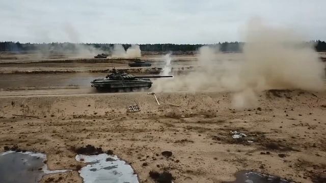 Main battle tanks T-72B3 fired смотреть онлайн