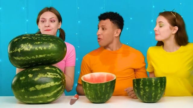 100 Слоев Еды Челлендж | Съедобная Битва от ChallengeTeen смотреть онлайн