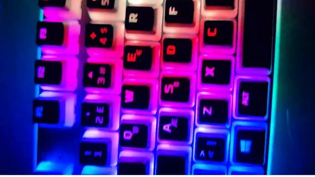 RGB SEVENLER İÇİN Gamepower Saber(HyperX Pudding Tuş takımı) & Gamepower Translucent смотреть онлайн