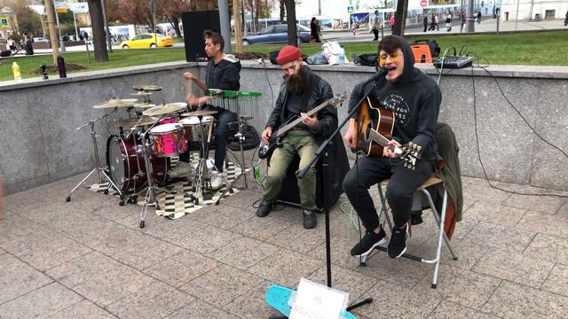 2019 09 28 Moscow Vozdvizhenka Street Performers 2 смотреть онлайн