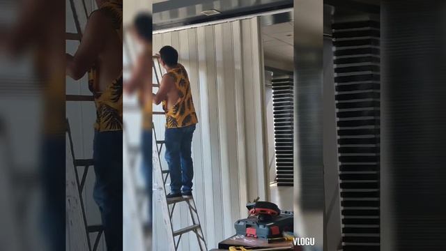Installation of PVC Partition Accordion Door for Function or Class Room's смотреть онлайн