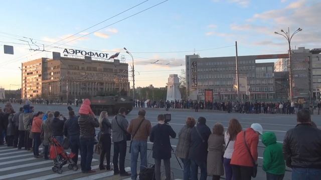 Репетиция прохода техники Парада Победы | Victory Day Parade rehearsal 2015 in Moscow, Russia смотреть онлайн