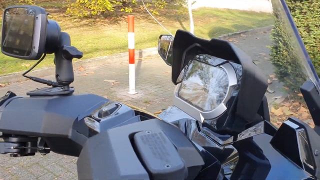 Kymco CV3-550 und Peugeot Metropolis 400i Vergleich. 2022 смотреть онлайн