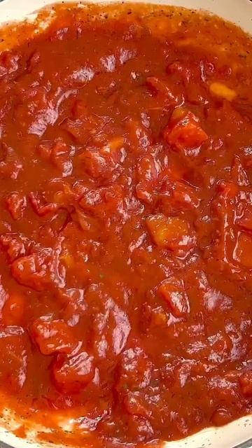 Ultimate Cheesy Tomato Chicken Pasta 😍 approx £1.50 a portion 💜 want the recipe?! #recipe #shorts смотреть онлайн