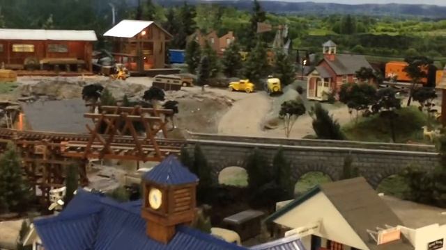 Piko BR64 At The CNYLSRS Layout смотреть онлайн