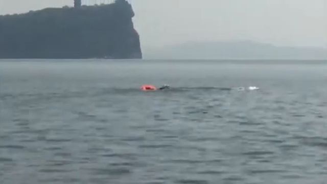 Hover Ark H3 Remote-controlled smart rescue lifebuoy demo Vs competitor ( robotic lifeguard) смотреть онлайн