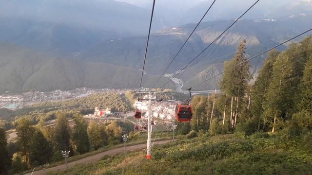 Куда поехать по России. Сочи, Красная поляна. Канатка. Спускаемся со второго уровня на первый. смотреть онлайн