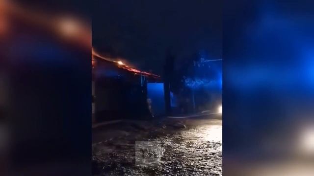 В Казани женщина вынесла из охваченного огнем дома маленького сына смотреть онлайн