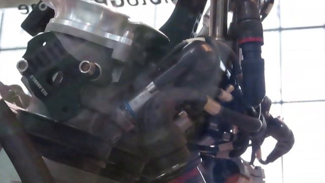 MOTO GP Machine Kawasaki Ninja ZX-RR 2005 & Ninja ZX-RR Engine смотреть онлайн