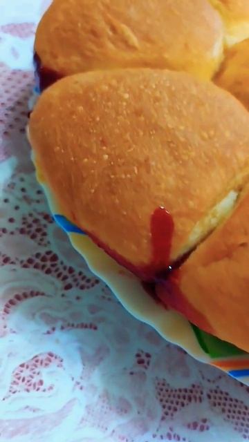 Булочки ВЕСЁЛАЯ СЕМЕЙКА со смородиной, малиной и ежевикой😋👌 смотреть онлайн