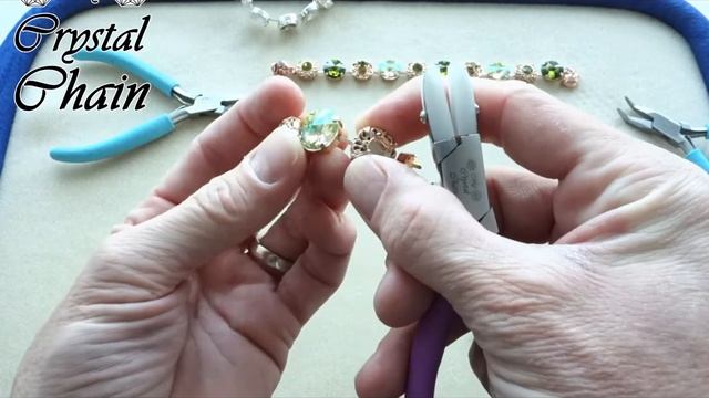 Tutorial: How to make a VICTORIAN bracelet with Crystals, Embedding Elements and Cup Chain смотреть онлайн