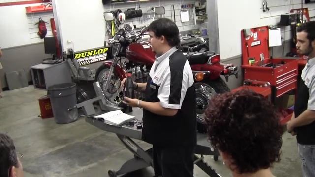 Biker Diva Motorcycle 101-The Relationship(1/2) смотреть онлайн