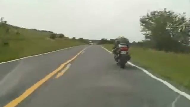 Dark R1 vs Shiphteey ZX-9R vs Dentist 929RR street run 9/10ths смотреть онлайн