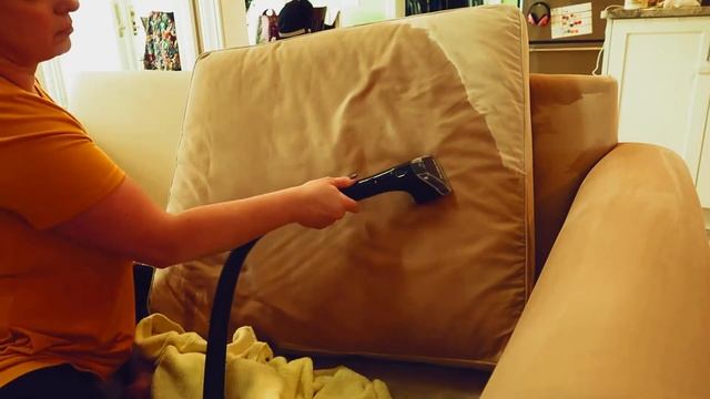 Filthy Couch Cleaning || Bissell Revolution 2X Pet Pro Couch Cleaning смотреть онлайн