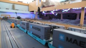 Intermodal - N scale Kato container train Union Pacific (New container yard)
