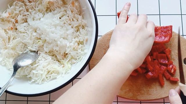 Салат з Капусти та Солодкого Перцю. Як швидко приготувати смачний салат з капусти. Вітамінний Салат смотреть онлайн