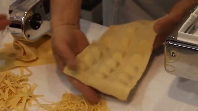 Лапшерезка с насадкой для равиоли смотреть онлайн