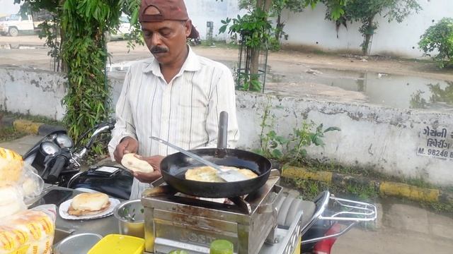 Running Omlet Wala 😰😰 Omlet On Splendor Bike 🏍️🏍️ | Ahmedabad Street Food | Hardwork