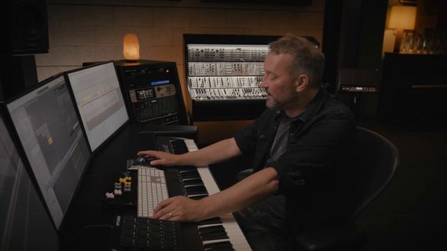 Creating a Propulsive Track with Hammers feat. Charlie Clouser смотреть онлайн