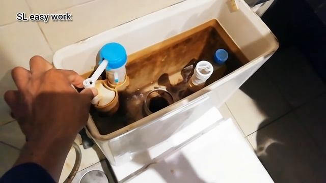 How To Fix a Leaking Toilet Tank at Home - Water leaking into the WC pan. смотреть онлайн