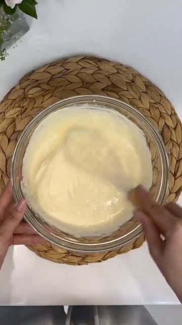 СМЕТАННИК, ТАКОЙ ВКУСНЫЙ И ПРОСТОЙ 😍😋 с рецептом #luv #рецепт #сметанник #пирогрецепты #shorts смотреть онлайн