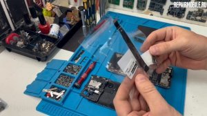 Poco F3 не заряжается