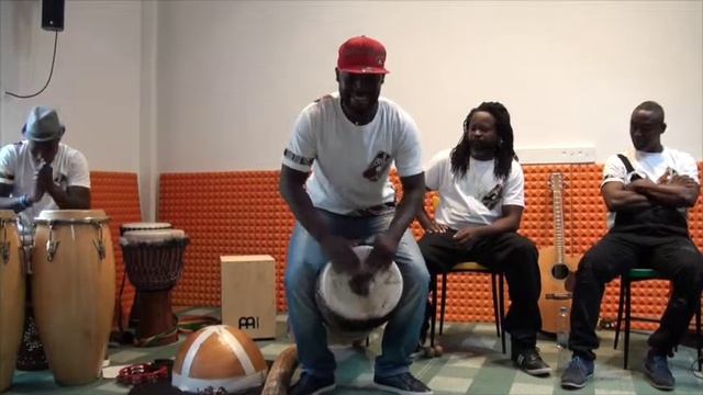 Eine Musikalische Reise in das sonnige Herz Afrikas in der Musikwerkstatt Tettnang смотреть онлайн
