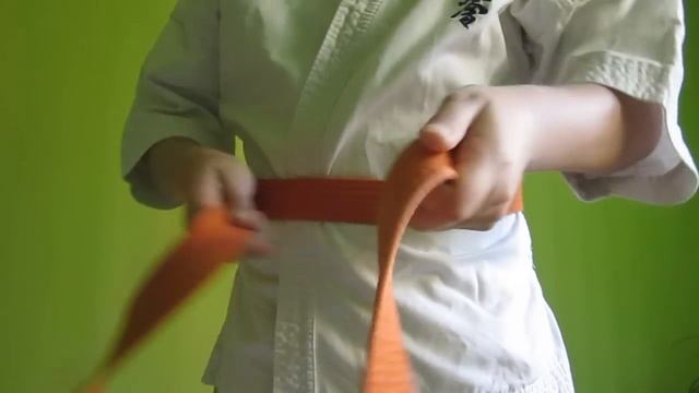 Jak zawiązać pas w Karate Kyokushin? смотреть онлайн