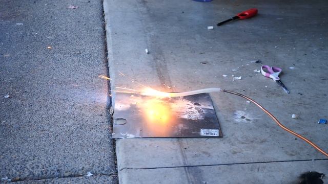 Oxygen Tube Fires Are Insane! смотреть онлайн