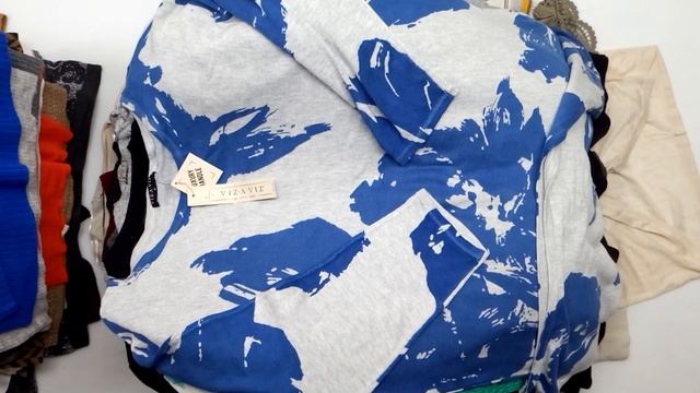 Мешок № 013104. Тонкие Свитера . КРЕМ Арт 3177. Вес 30 кг. Кол-во 113 шт смотреть онлайн