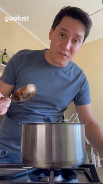 Riso allo zafferano super cremoso! Ci pensa il nostro #micheleghedini #cookist #shorts #asmr смотреть онлайн