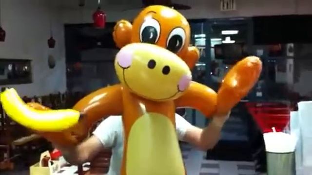 Monkey Tank! Tank's Family Bar-B-Q смотреть онлайн