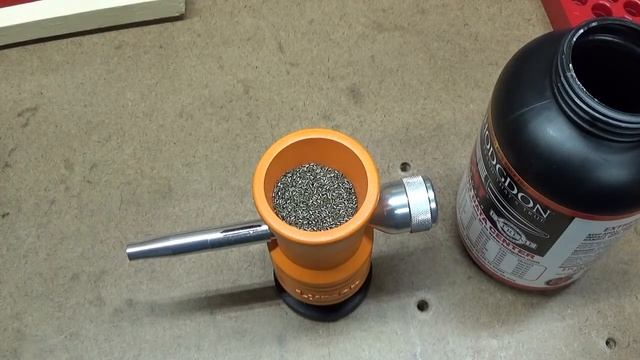 Lyman Brass Smith Adjustable Powder Trickler смотреть онлайн